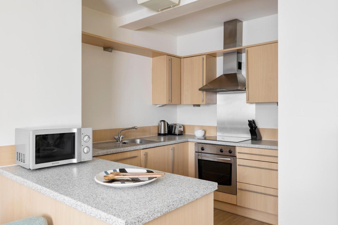 Apartamento Saco Cardiff Cathedral Road Exterior foto